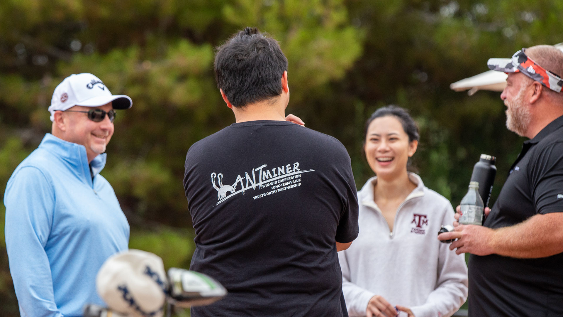 Bitmain Hosts 2022 Antminer Vip Friendship Golf Match